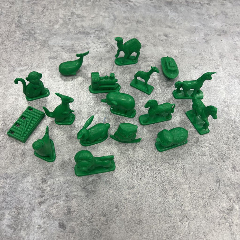 TOY - GREEN FIGURES