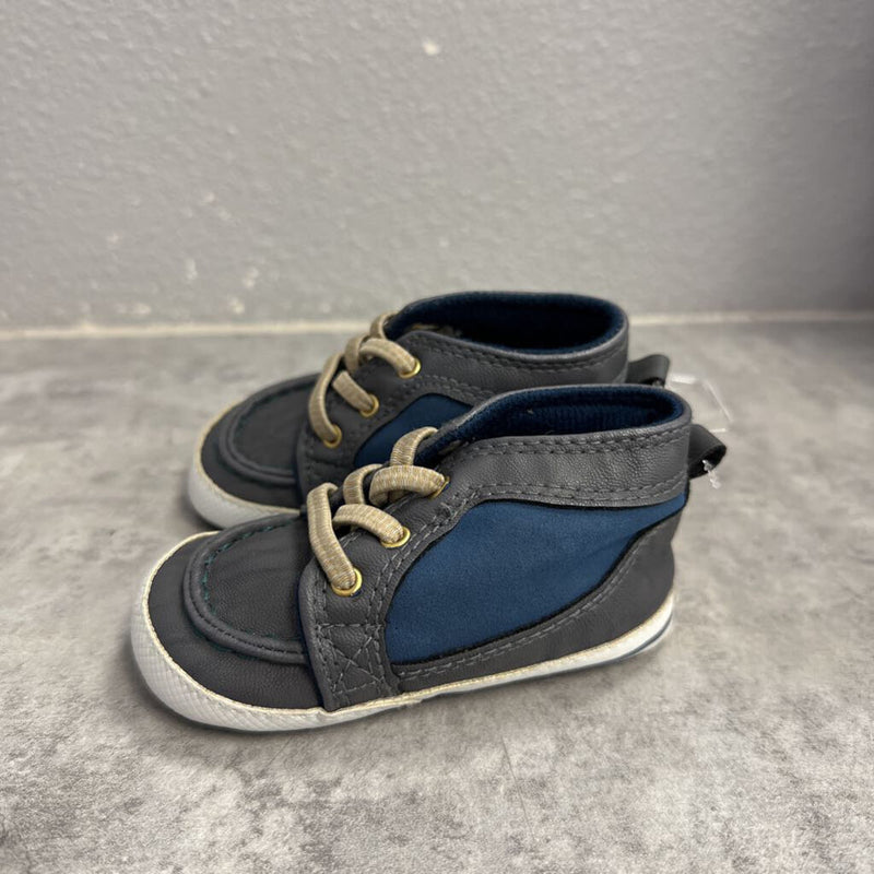 CARTERS - SOFT SHOES