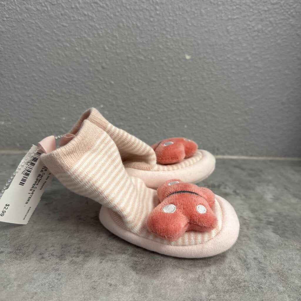 CARTERS - RATTLE SLIPPERS